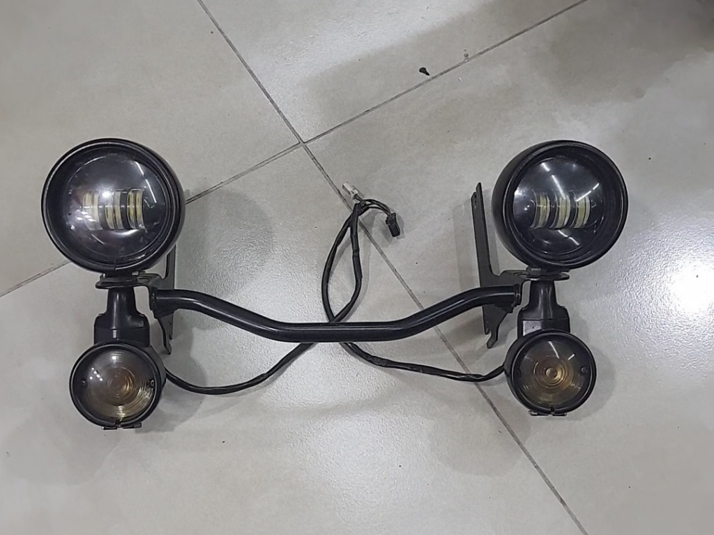 Suporte + Farol Auxiliar